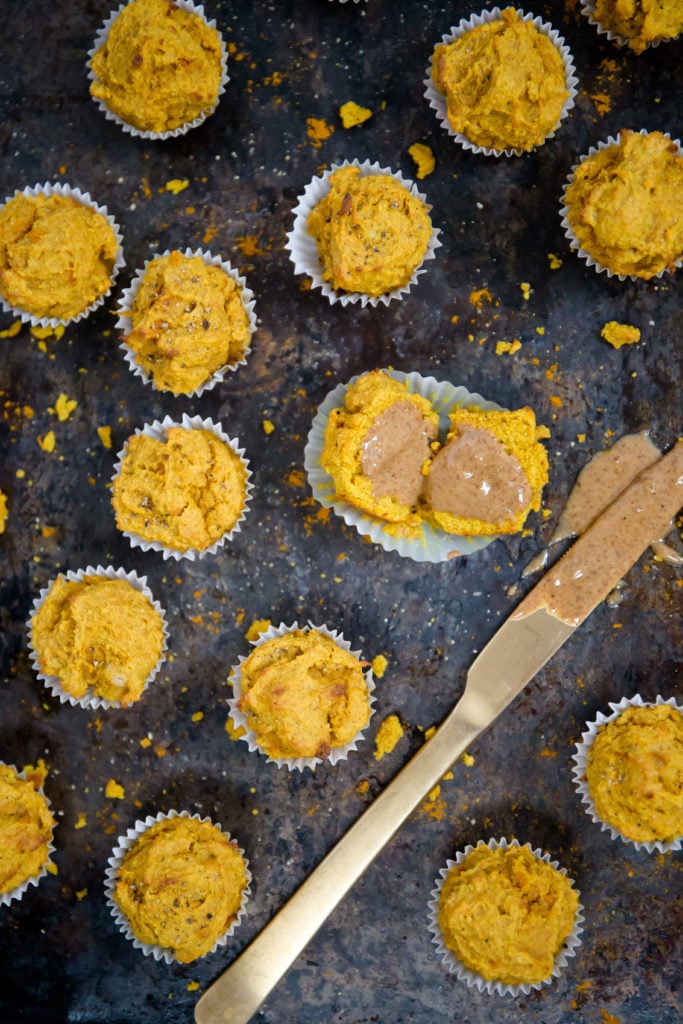 healthy turmeric muffins