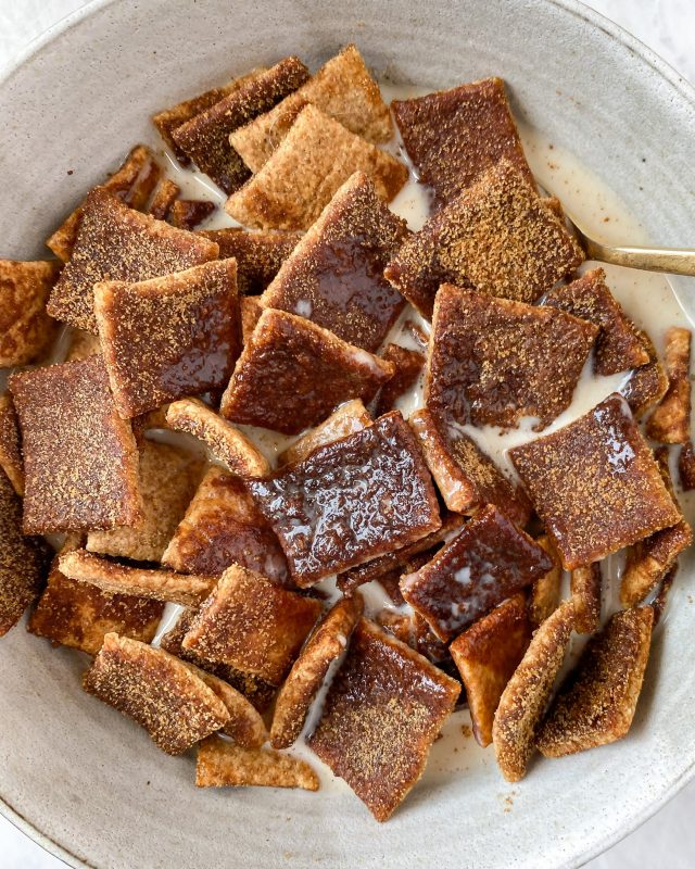 healthy cinnamon toast crunch in a bowl