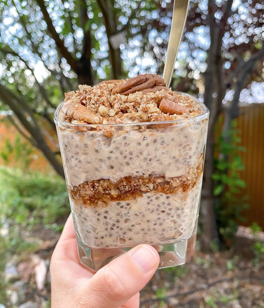 Peanut Butter Cup Overnight Oats - Thriving Home