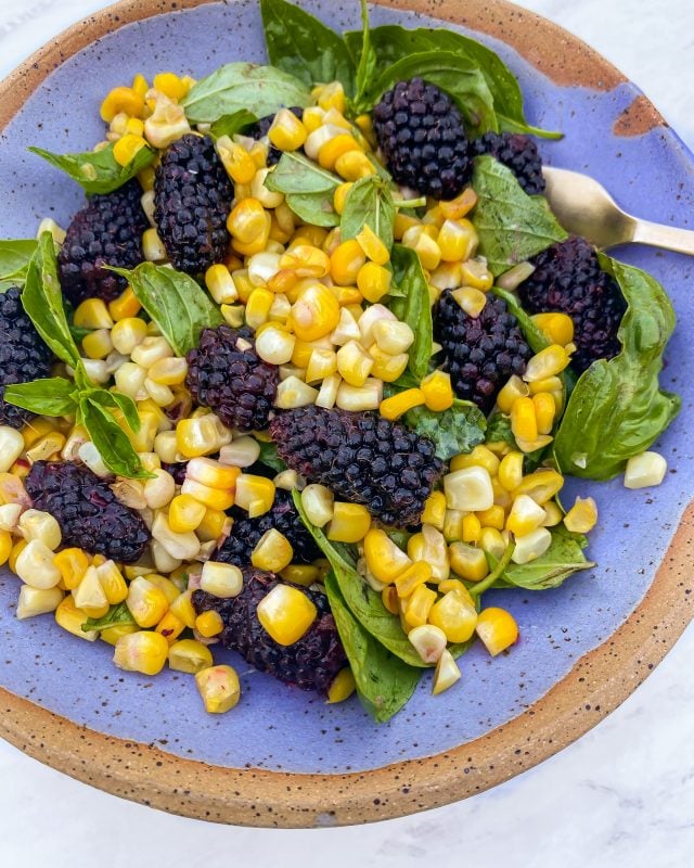 basil, corn & blackberry summer salad
