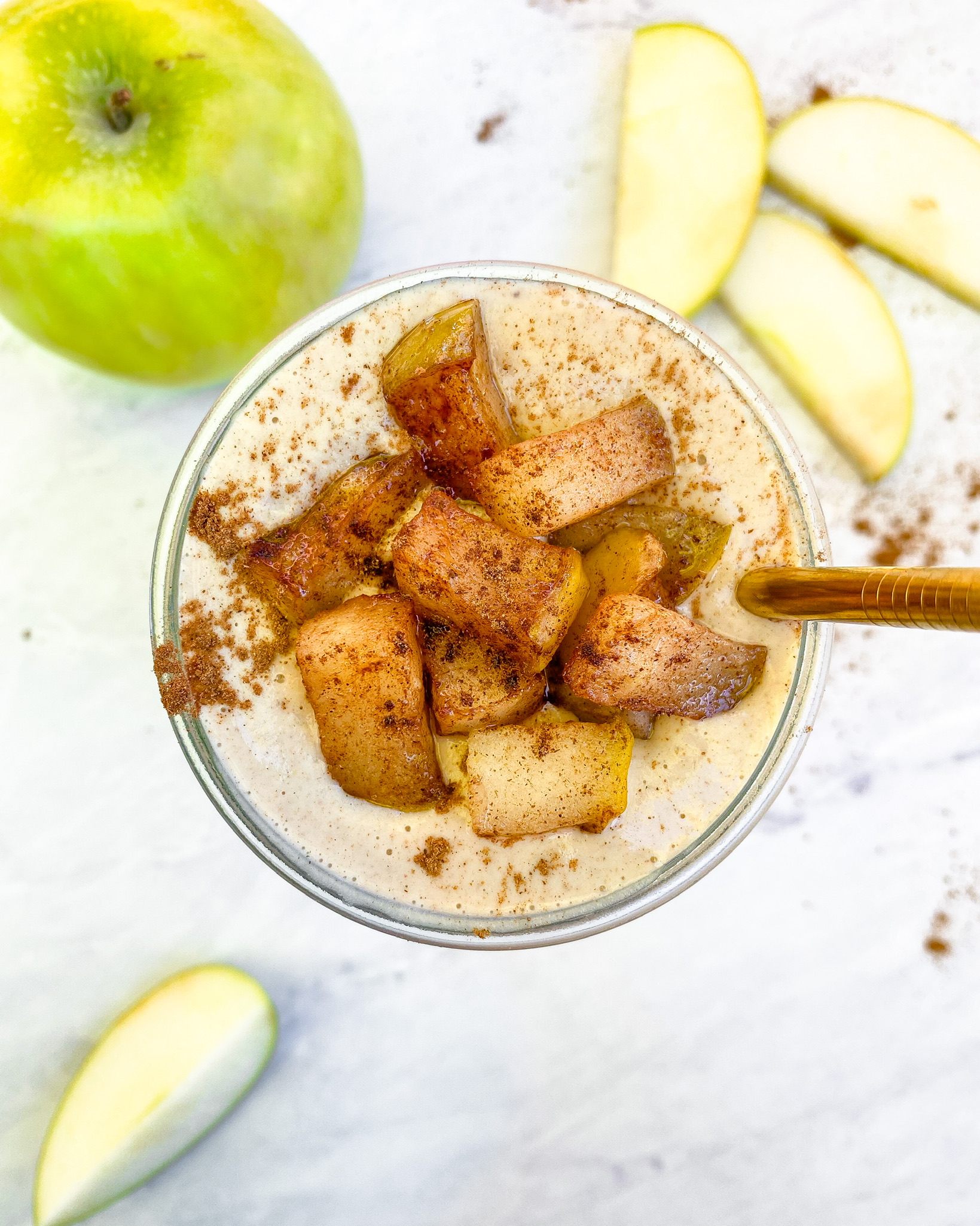 Easy Apple Pie Smoothie (Dairy-Free Optional, Vegan)