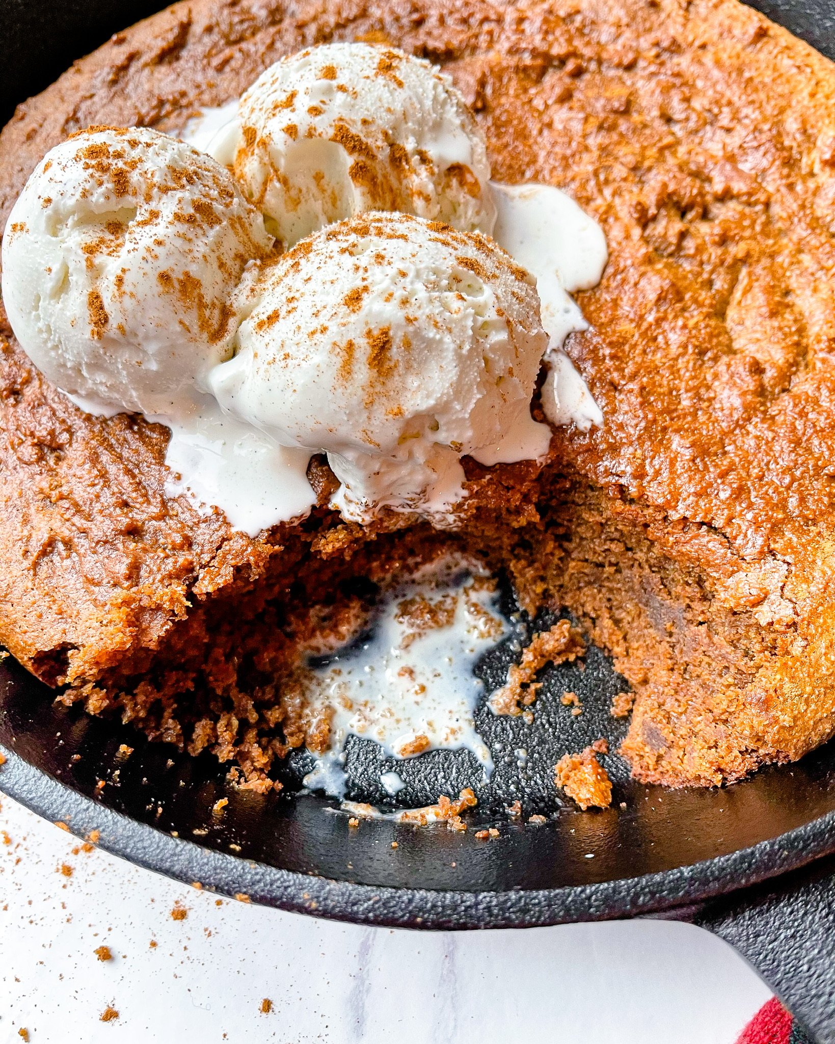 close up of the grain free gingerbread cookie skillet