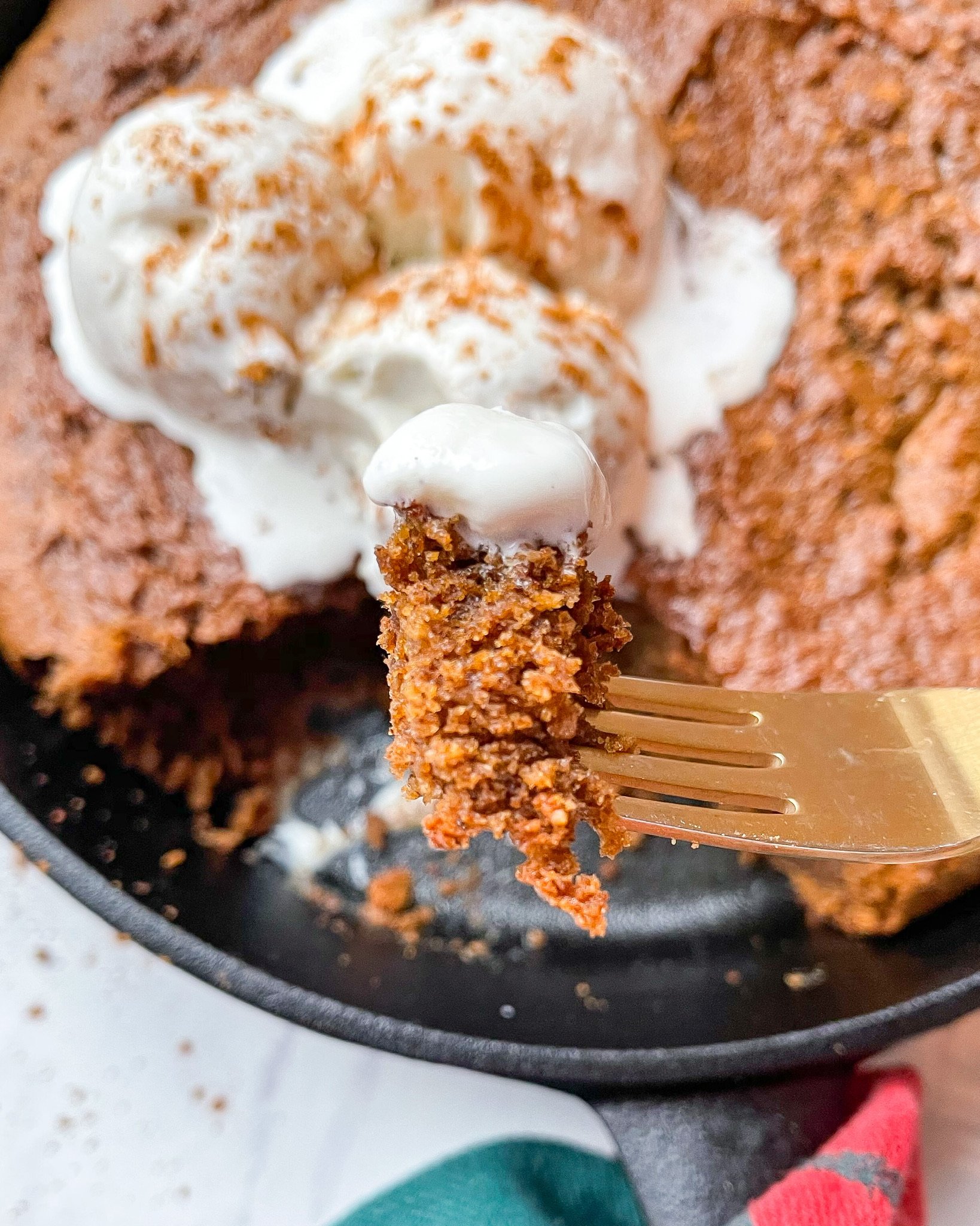 up close forkful of the grain free gingerbread cookie skillet