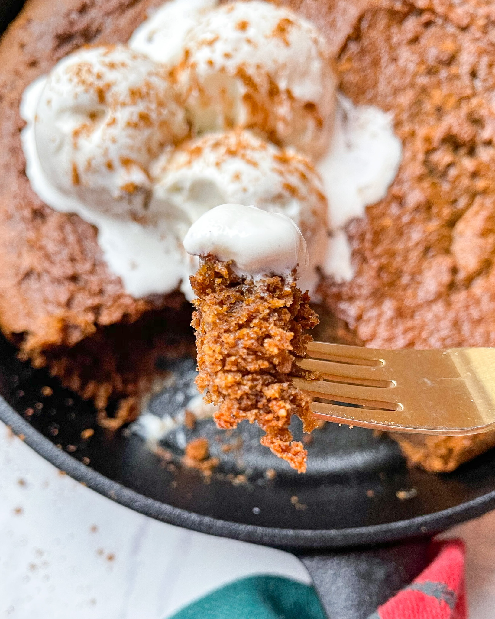 up close forkful of the grain free gingerbread cookie skillet