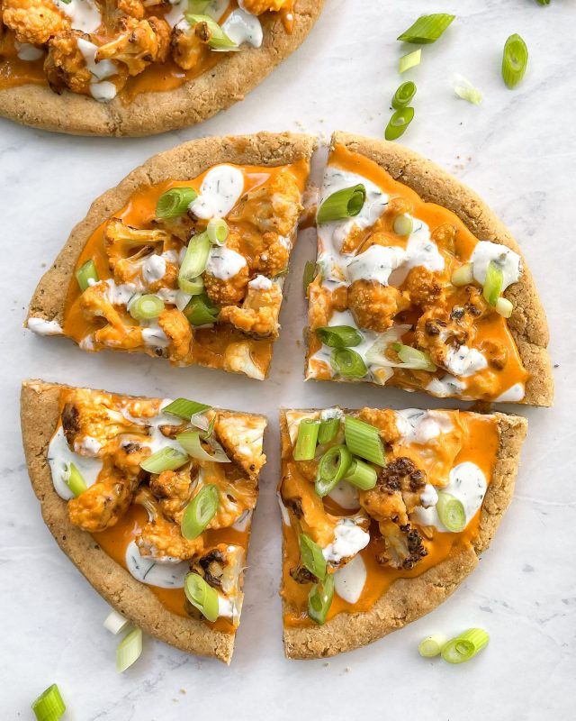 vegan buffalo cauliflower pizza