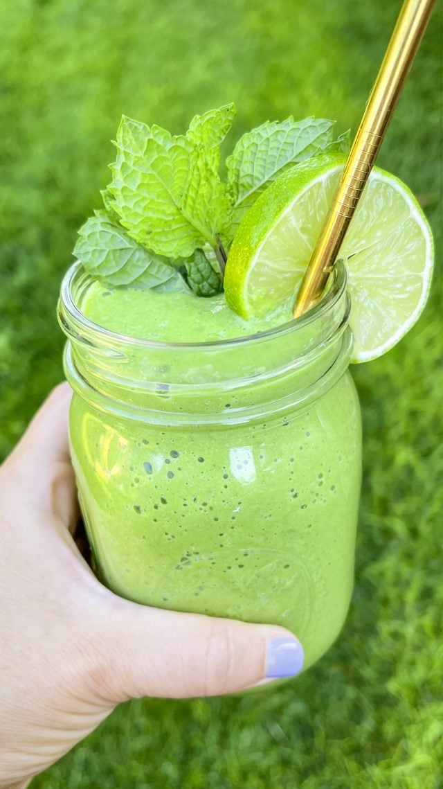 25+ Healthy Green Smoothies for Gut Health and Glowing Skin