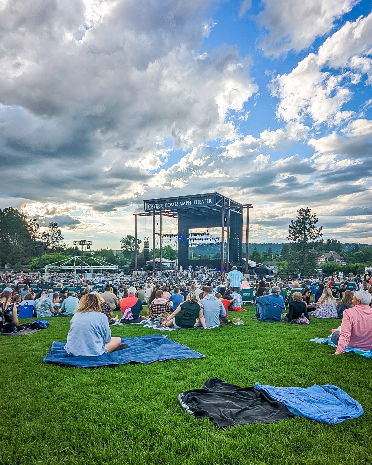 concerts bend oregon