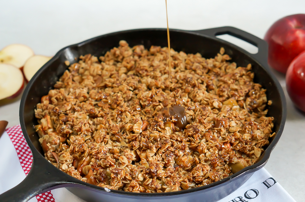 healthy caramel apple crisp